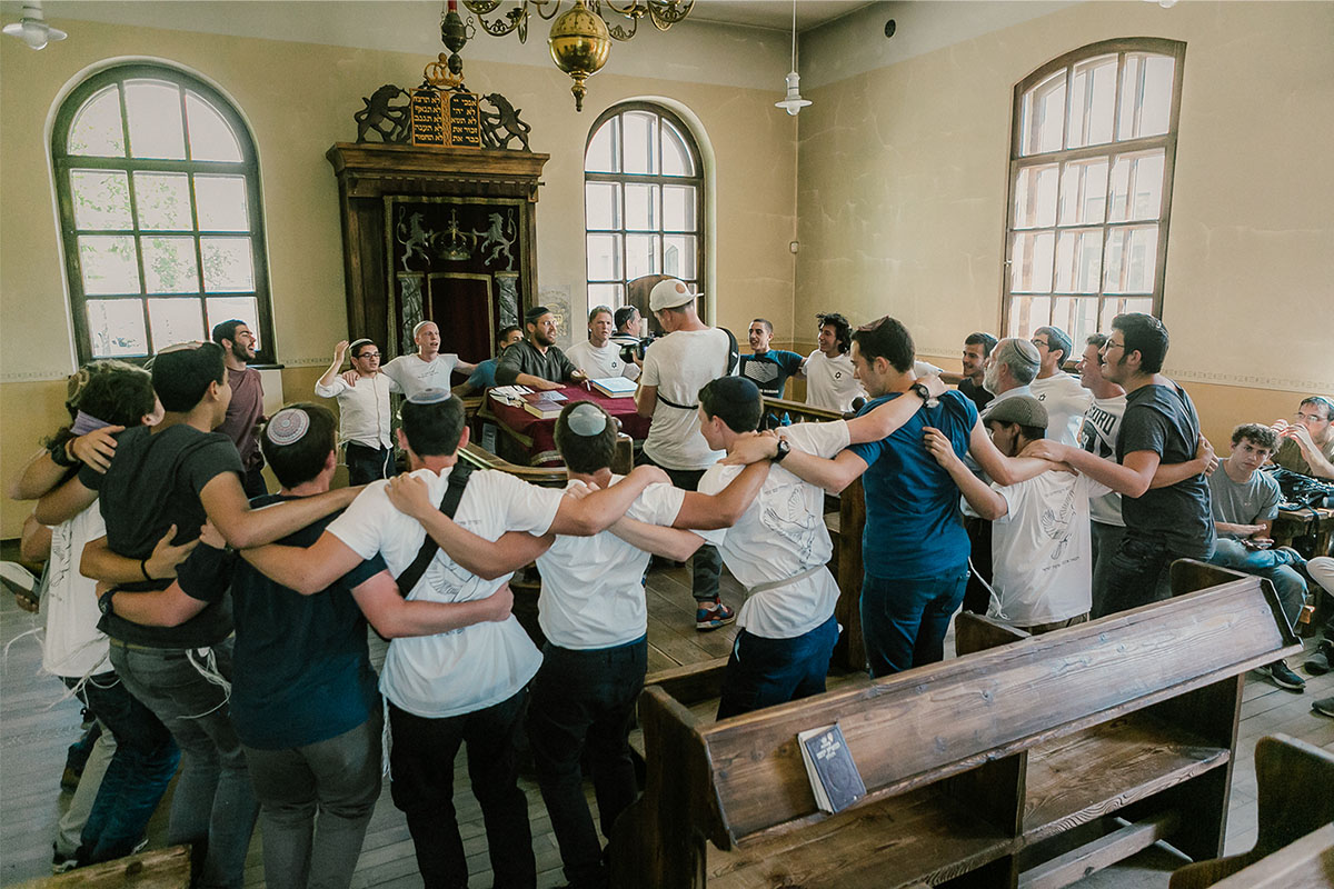 Jewish Synagogue Dancing